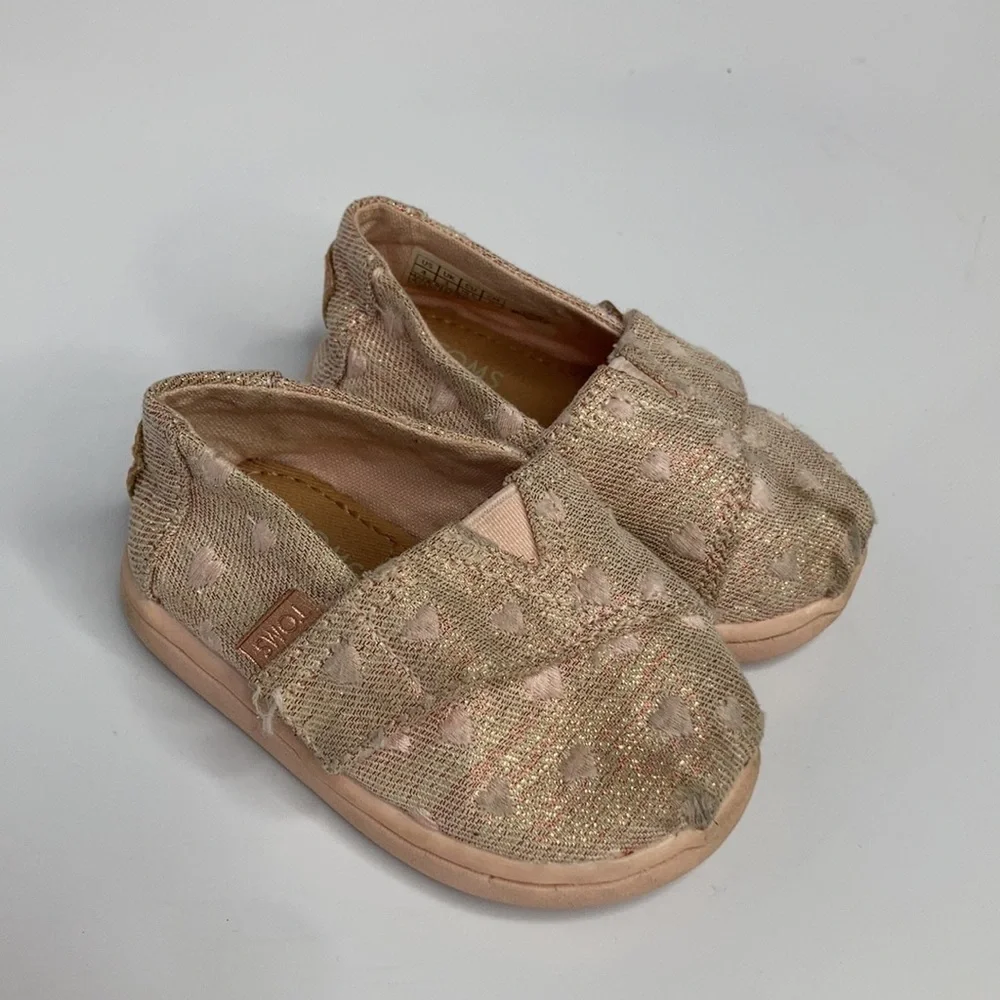 Toms heart flats‎ size T4
